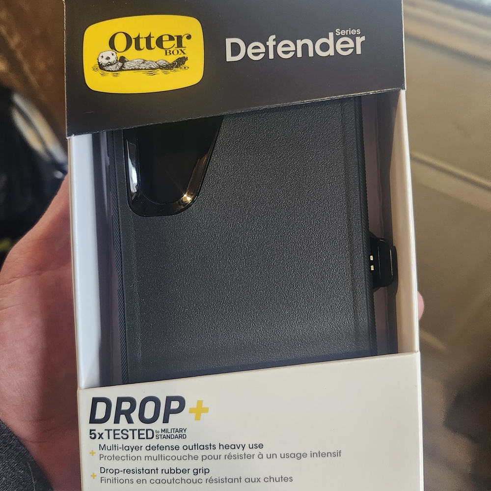 OtterBox Defender Series S23 FE Phone Case